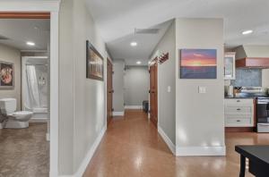 Ванная комната в Sunset Ridge - Luxurious Corner Condo - Spectacular Mt Views with open Pool!