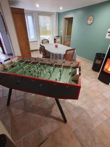 Sala de juegos en Chez Marguerite et Lucienne