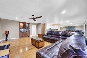 Χώρος καθιστικού στο Peaceful and Relaxing Sharyland Golf Course Villa