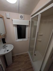 Ένα μπάνιο στο Stay static Hayling island holiday park