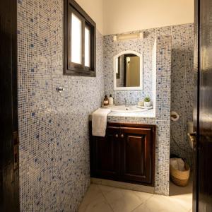 Ένα μπάνιο στο Villa Maurice +1 φωτογραφίες