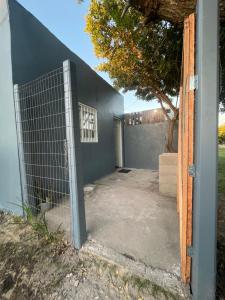 Το κτήριο όπου στεγάζεται  η παραθεριστική κατοικία