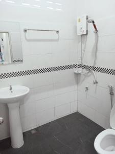 Ένα μπάνιο στο ปุญญพัฒน์ โฮมสเตย์