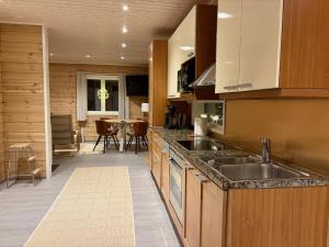 Køkken eller tekøkken på Villa Breikki, Sastamala