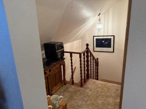 TV a/nebo společenská místnost v ubytování Welcome to the Sierra Foothills!