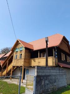 Bygningen som feriehuset ligger i