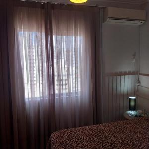 Giường trong phòng chung tại Doce lar