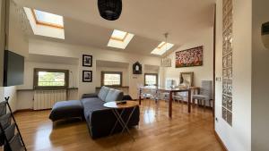 Μια τηλεόραση ή/και κέντρο ψυχαγωγίας στο Riflessi sul Fiume