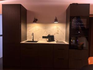 Una cocina o cocineta en Luxury Countryside Escape - Private Hot Tub & Icelandic Horses