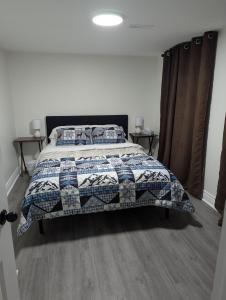 Φωτογραφία από το άλμπουμ του Stay At Brick Home στο Τορόντο