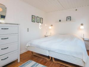 Ένα ή περισσότερα κρεβάτια σε δωμάτιο στο 6 person holiday home in Tarm-By Traum