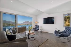 Et tv og/eller underholdning på EPIC Views Huge Deck Sleeps 8