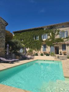 Πισίνα στο ή κοντά στο L'uzanges