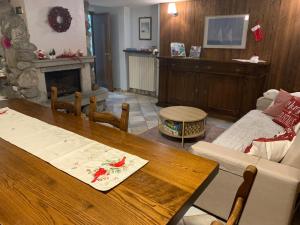 Khu vực ghế ngồi tại Sacro Monte Stay