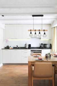 Kuchyň nebo kuchyňský kout v ubytování Brand New, 5min to Ski PARADISE !