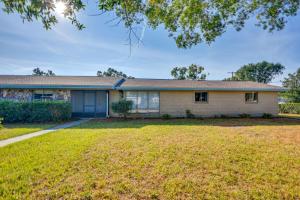 Το κτήριο όπου στεγάζεται  η παραθεριστική κατοικία