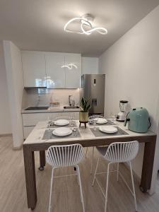 Η κουζίνα ή μικρή κουζίνα στο Moderno Apartamento Equipado en Los Palos Grandes - Caracas