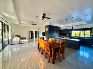 Fotografie z fotogalerie ubytování Runway Retreat by the Mountains v destinaci Avatiu