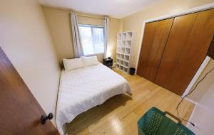 Ένα ή περισσότερα κρεβάτια σε δωμάτιο στο Quiet & Convenient +19 φωτογραφίες