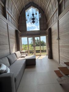 Χώρος καθιστικού στο CARROLINE homestay ricefield