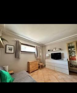 Μια τηλεόραση ή/και κέντρο ψυχαγωγίας στο B&B Mapei