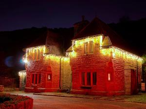 Το κτήριο όπου στεγάζεται  the country house