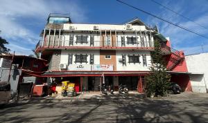 El edificio en el que está el departamento