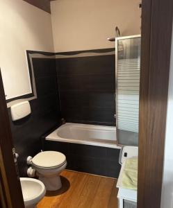 Koupelna v ubytování Monolocale di Kris + 2 fotografie