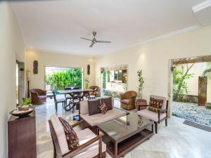 O zonă de relaxare la Villa Diana Bali