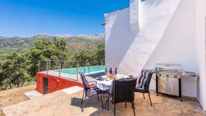 Swimmingpoolen hos eller tæt på Villa Rural Zen by Hacienda Alfacara