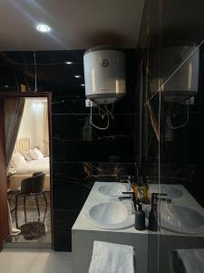 Phòng tắm tại 2 BEDROOMs chez DIBA