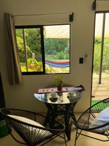 Hồ bơi trong/gần Deer House Cabuya