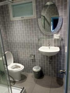 Fotografie z fotogalerie ubytování The Pine Forest Villas v destinaci Pondok Cipaseban + 52 fotografií