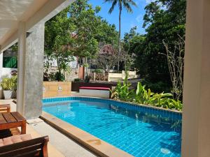 Bazén v ubytování DB Studios Samui - Adults Only nebo v jeho okolí