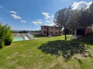 Πισίνα στο ή κοντά στο Complejo Rey del Bosque