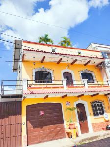 El edificio en el que está el departamento