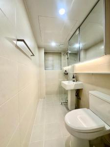 Et badeværelse på 센트럴강남주차가능한3room빌라2호선9호선