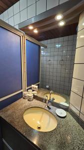 Un baño de Apartamento no Residencial Umuarama A 22 fotos más