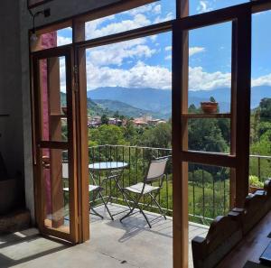 Nespecifikovaný výhled na hory nebo výhled na hory při pohledu z chaty + 59 fotografií