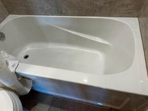 Φωτογραφία από το άλμπουμ του 1 Bedroom Suite King Bed Central Beamsville Lincoln σε Beamsville +1 φωτογραφίες