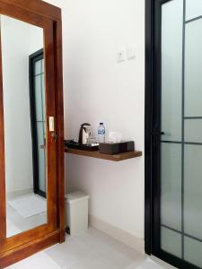 Phòng tắm tại GYANA House