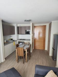 Η κουζίνα ή μικρή κουζίνα στο Departamento 2D y 2B New Cycle