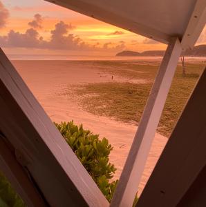 Φυσικό τοπίο κοντά σε οργανωμένο κάμπινγκ