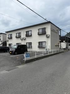 Το κτήριο όπου στεγάζεται  το διαμέρισμα