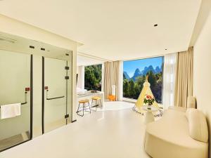 Μια τηλεόραση ή/και κέντρο ψυχαγωγίας στο Banshanyue Hotel, Yangshuo