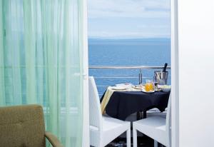Ein allgemeiner Meerblick oder ein Meerblick von des Hotels aus