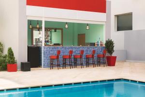 Kolam renang di atau dekat dengan Ramada Encore By Wyndham Tangier