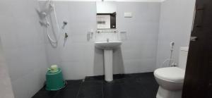 Et badeværelse på Bayview resort