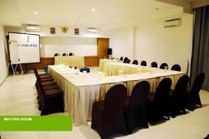 Οι επιχειρηματικές εγκαταστάσεις ή/και οι αίθουσες συνεδριάσεων στο Fovere Hotel Palangkaraya