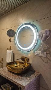 Фотография из галереи Crystal Resort в городе Sām +49 фотографий